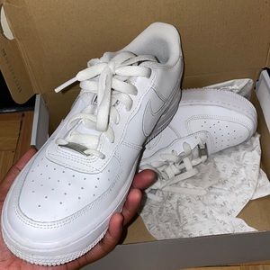 Nike all white sneaker